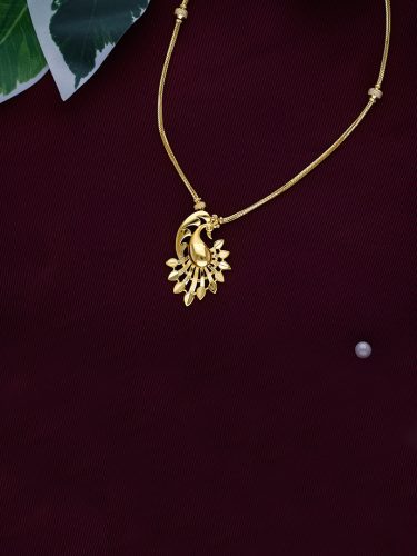 Feathered-Elegance-Chain